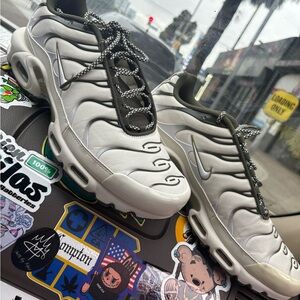 Nike Men's Gray and Black Sneakers